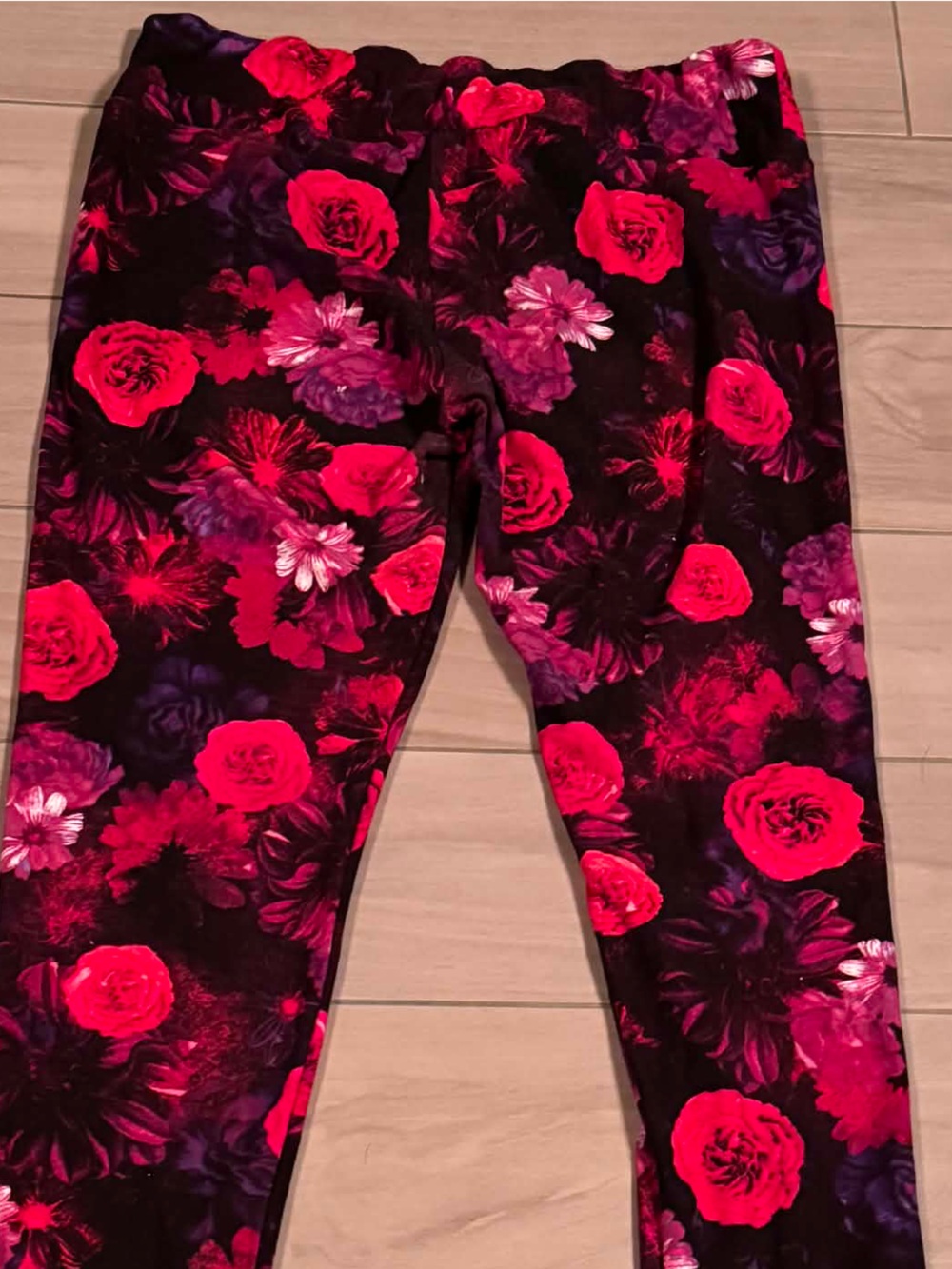 Floral Print Stretch Leggings in Red & Purple 3X - Picture 4 of 5